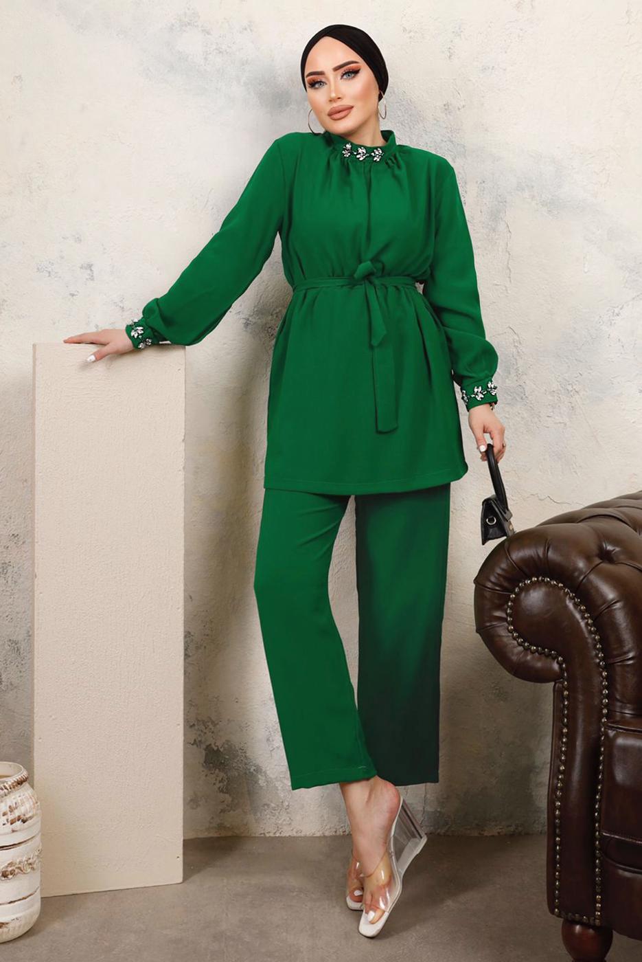Tesettür giyim YEŞİL YAKASI VE MANŞETLERİ TAŞLI İKİLİ PANTOLONLU TAKIM T 7303