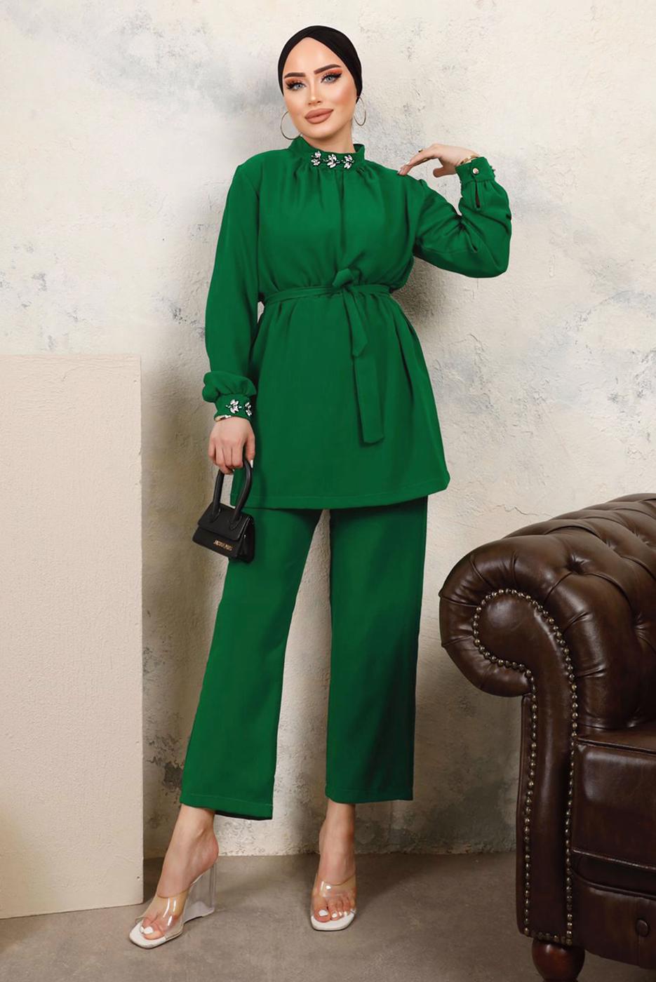Tesettür giyim YEŞİL YAKASI VE MANŞETLERİ TAŞLI İKİLİ PANTOLONLU TAKIM T 7303