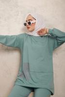 Tesettür giyim YEŞİL TAŞ İŞLEME DETAYLI İKİLİ PANTOLONLU TAKIM T 7403