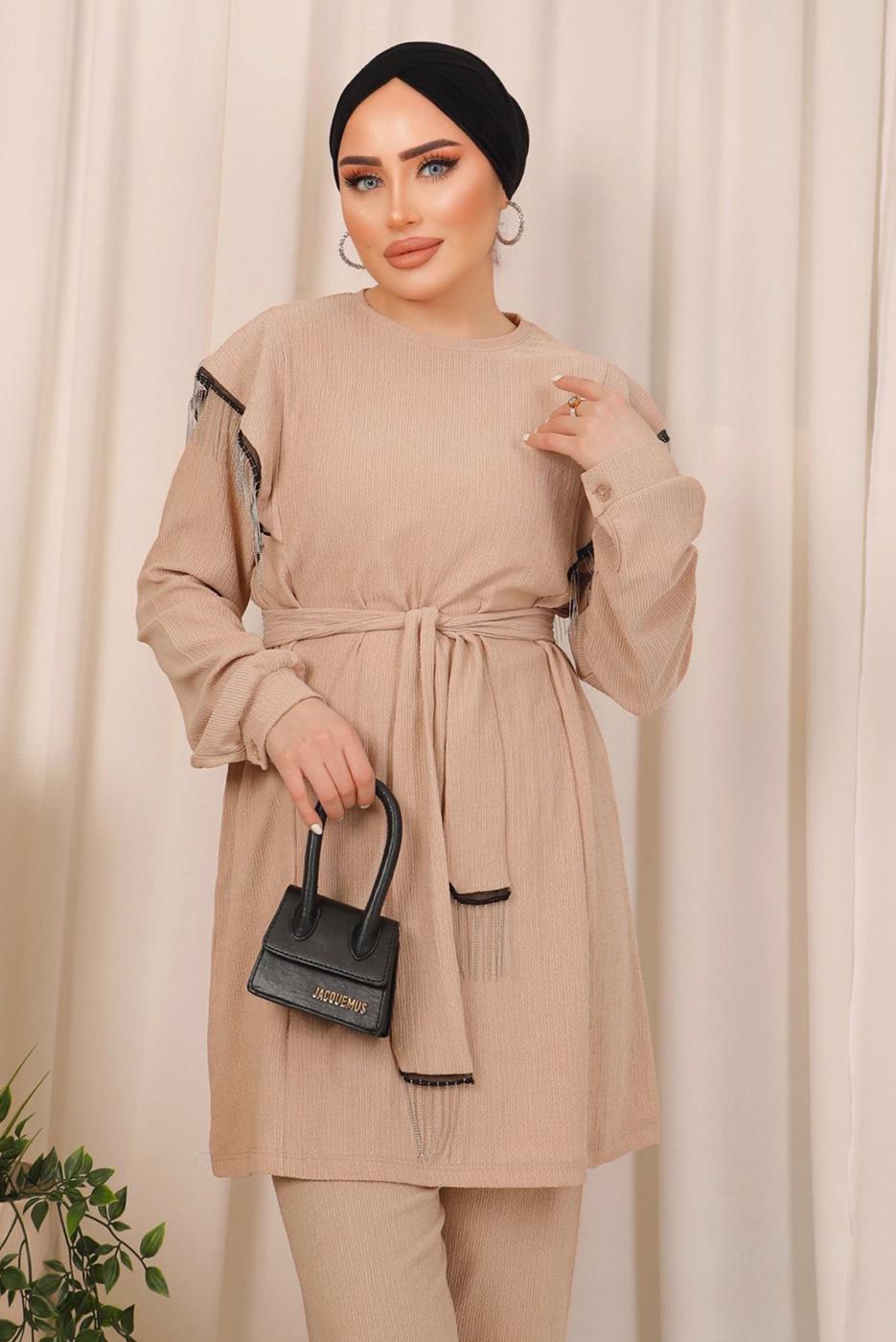 Tesettür giyim BEJ ZİNCİR DETAYLI KUŞAKLI PANTOLONLU TAKIM T 7703
