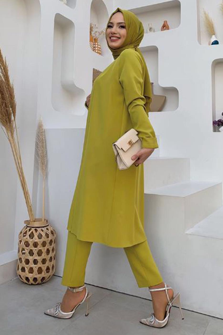 Tesettür giyim YEŞİL KEMERLİ İKİLİ DÜZ KESİM PANTOLONLU TAKIM T 8137