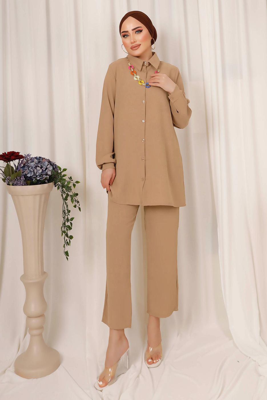 Tesettür giyim BEJ RENKLİ ZİNCİR DETAYLI DÜĞMELİ PANTOLONLU TAKIM T 8303