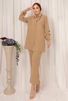 Tesettür giyim BEJ RENKLİ ZİNCİR DETAYLI DÜĞMELİ PANTOLONLU TAKIM T 8303