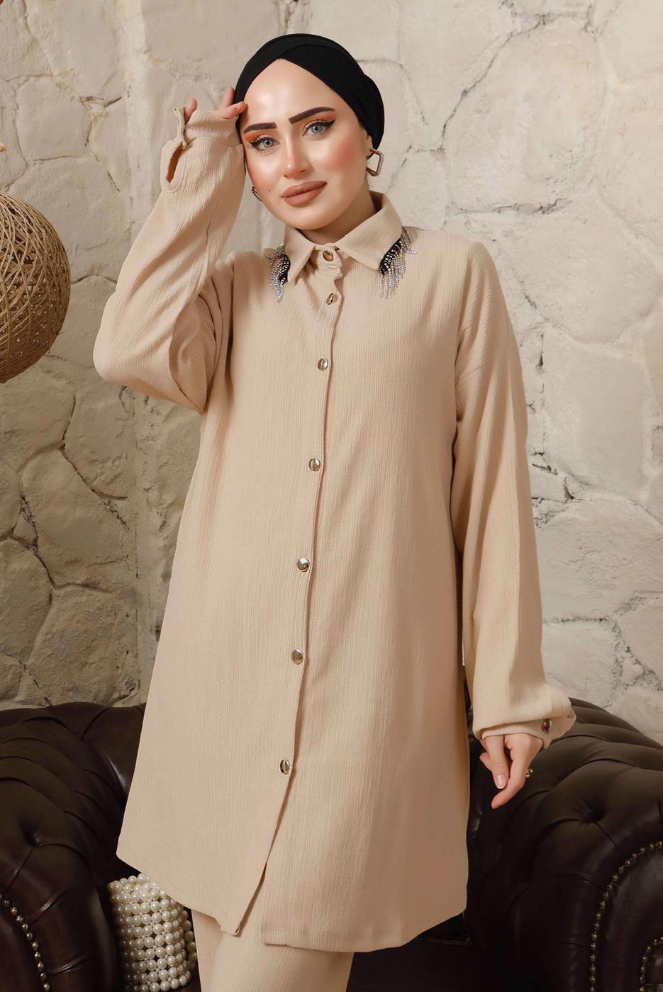 Tesettür giyim BEJ YAKASI ZİNCİR DETAYLI BÜRÜMCÜK PANTOLONLU TAKIM T 9892