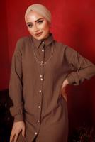 Tesettür giyim KAHVE ZİNCİR DETAYLI DÜĞMELİ TUNİK T 2792