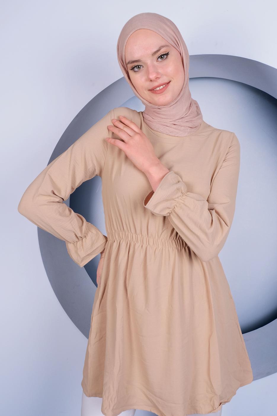 Tesettür giyim BEJ MANŞETLERİ VOLANLI BELİ BÜZGÜLÜ TUNİK T 4120