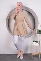 Tesettür giyim BEJ MANŞETLERİ VOLANLI BELİ BÜZGÜLÜ TUNİK T 4120