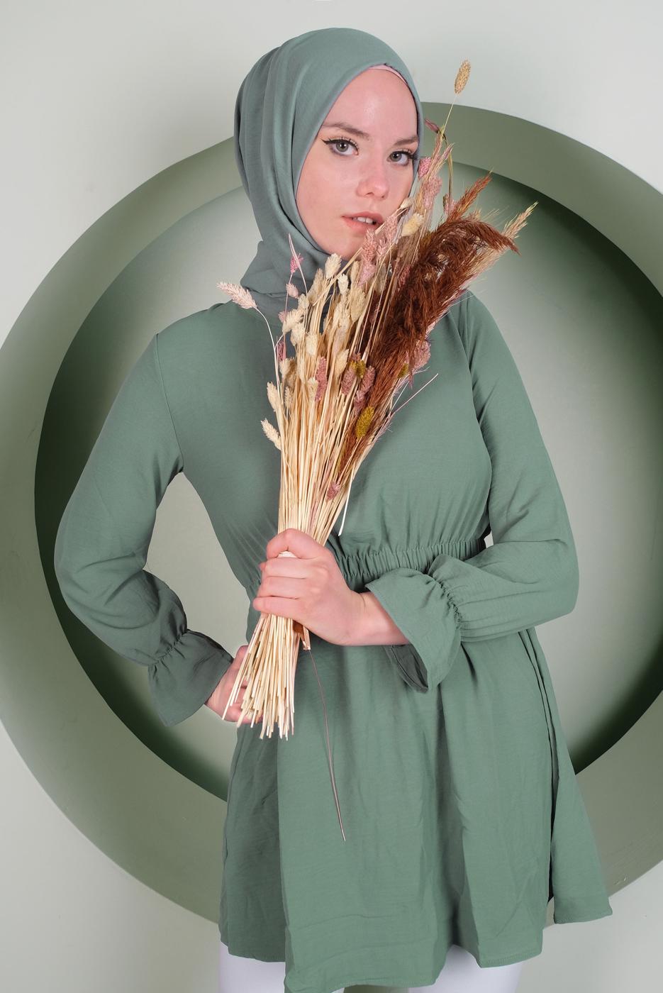 Tesettür giyim YEŞİL MANŞETLERİ VOLANLI BELİ BÜZGÜLÜ TUNİK T 4120