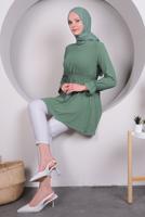 Tesettür giyim YEŞİL MANŞETLERİ VOLANLI BELİ BÜZGÜLÜ TUNİK T 4120