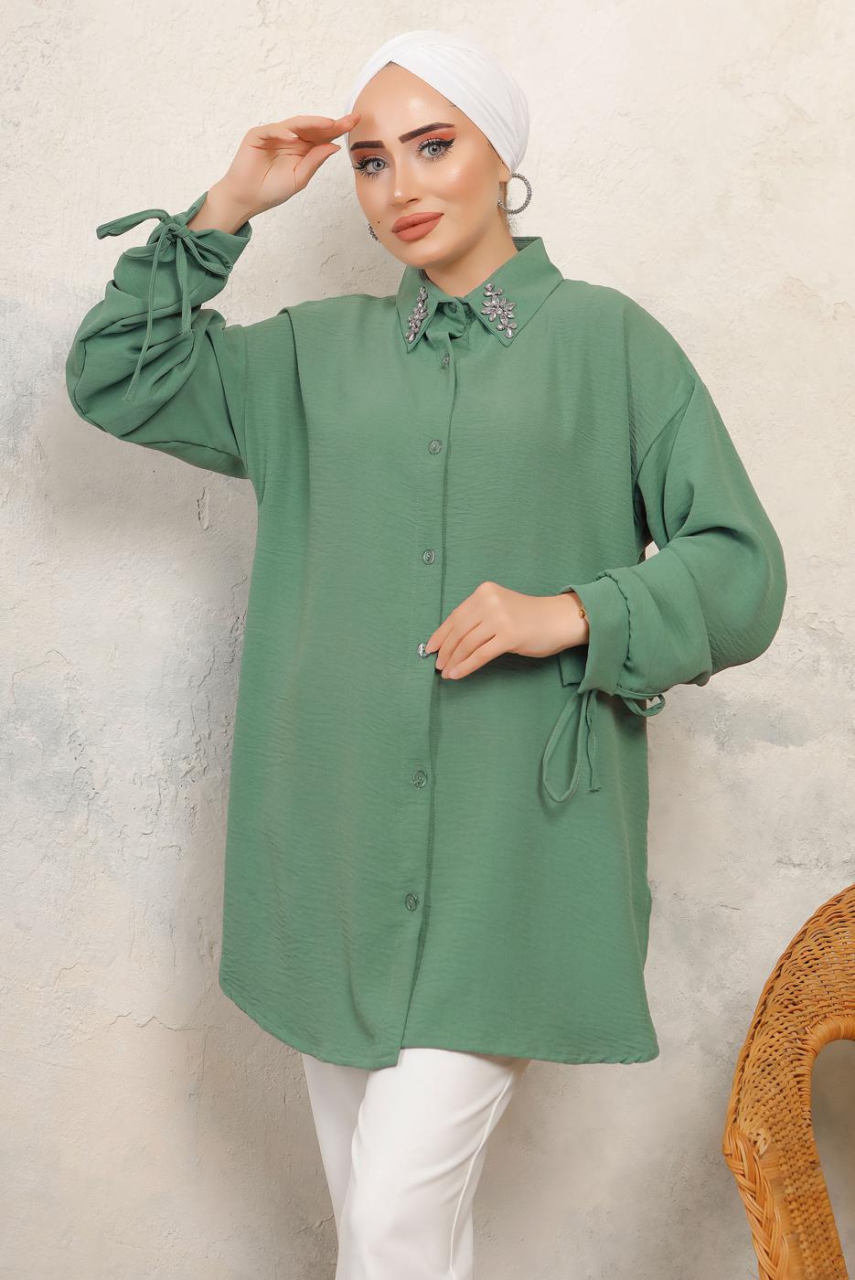 Vêtements hijab VERT TUNIQUE CHEMISE POIGNETS NOUÉS DÉTAIL BIJOUX T 7513