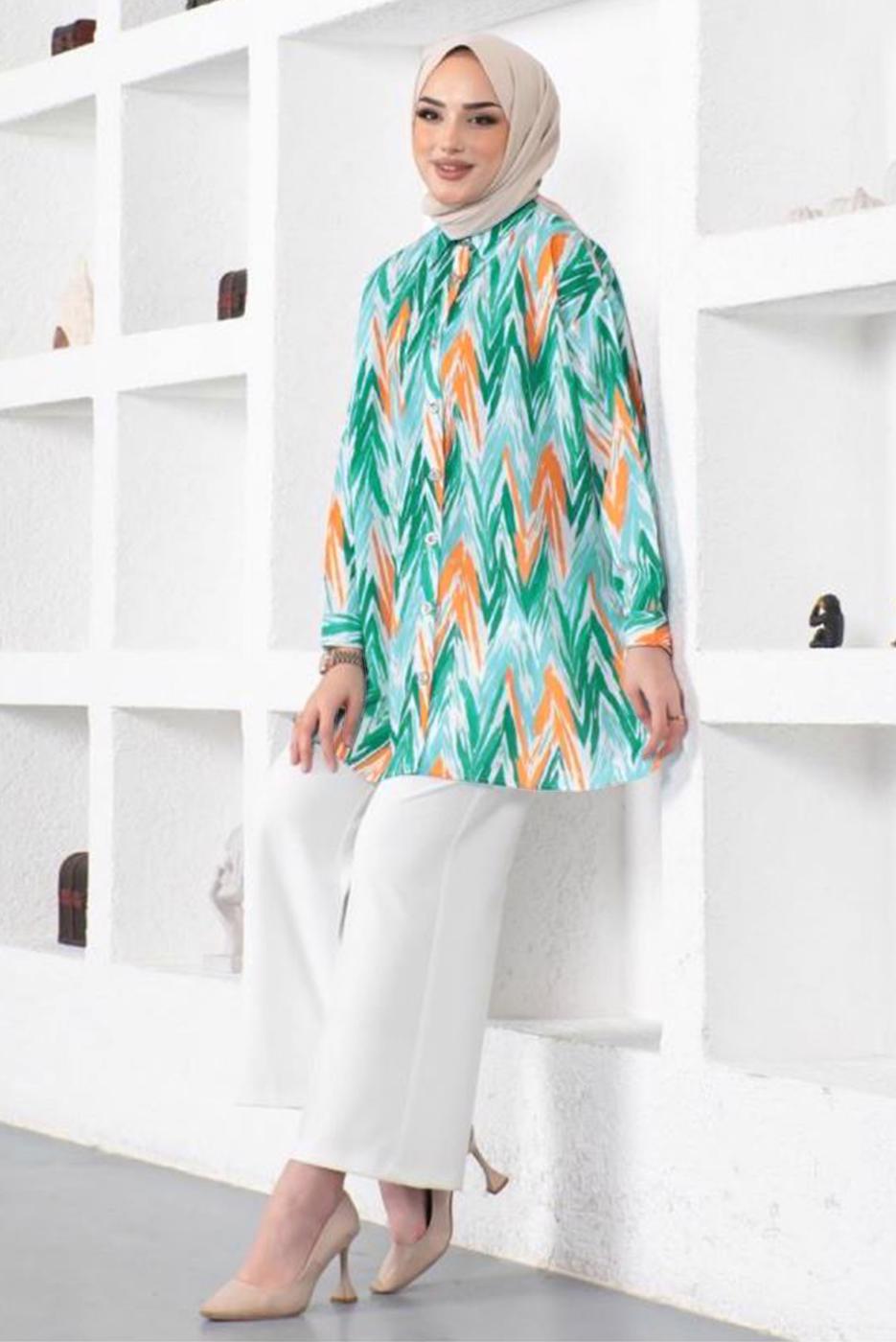 Tesettür giyim YEŞİL DESENLİ YANI YIRTMAÇLI GÖMLEK TUNİK T 7888