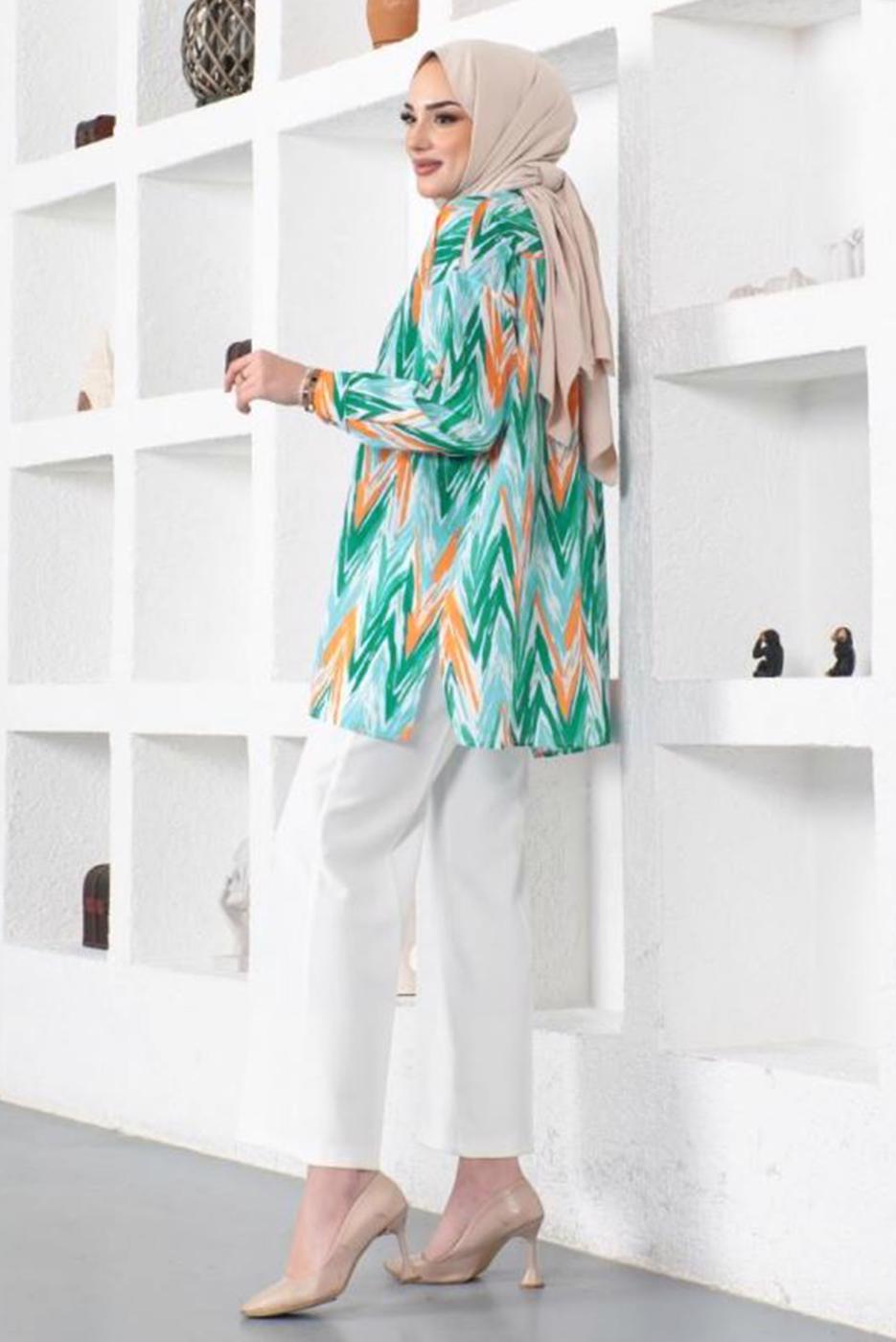 Tesettür giyim YEŞİL DESENLİ YANI YIRTMAÇLI GÖMLEK TUNİK T 7888