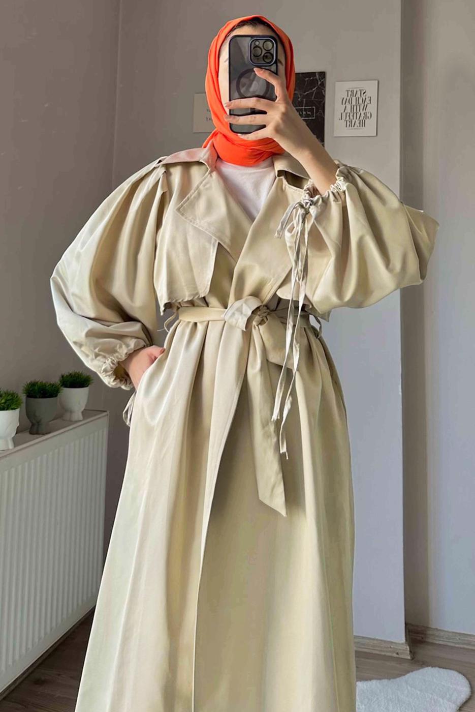 Tesettür giyim BEJ MANŞETLERİ BÜZGÜLÜ CEPLİ KUŞAKLI KAP T 19380