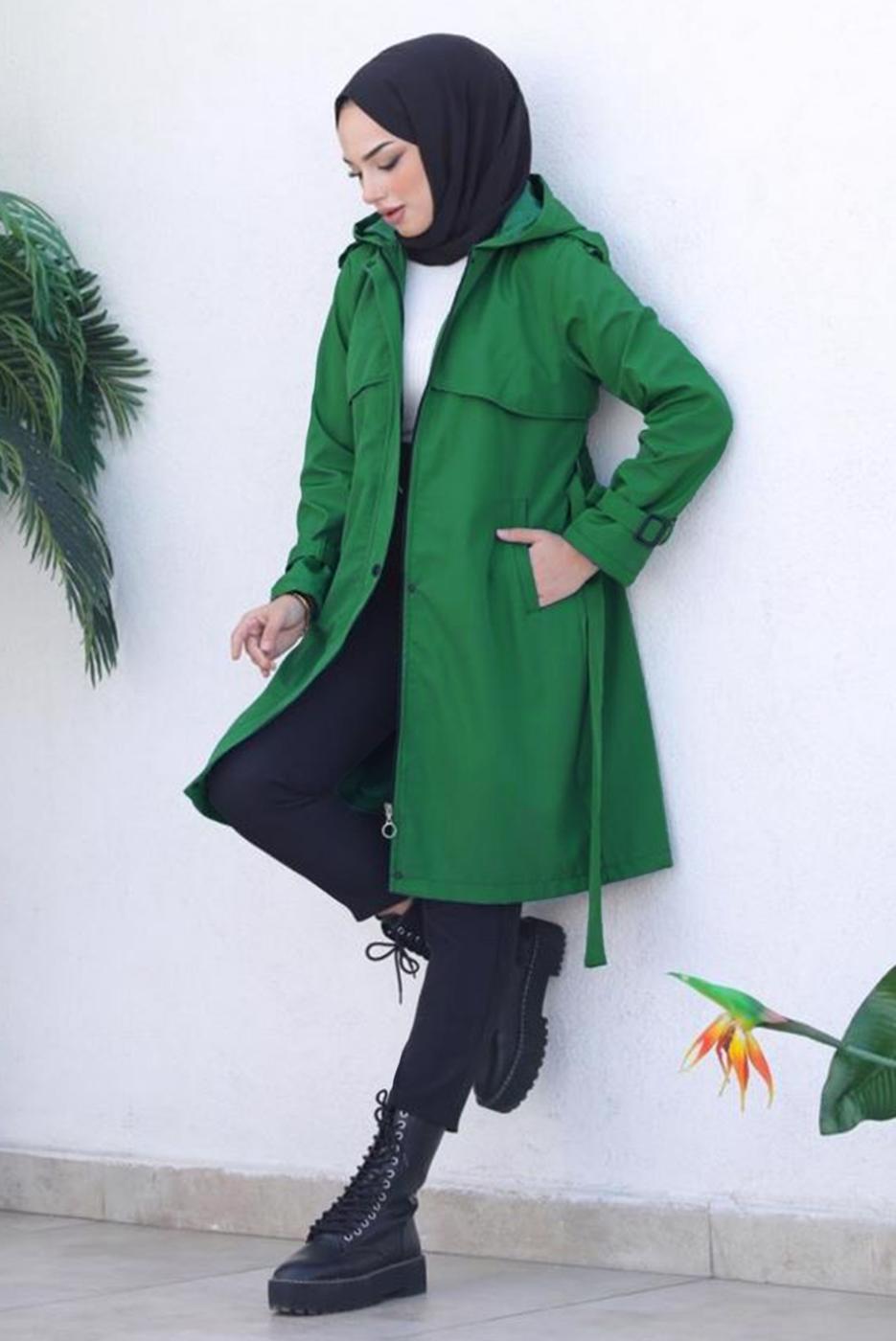 Tesettür giyim YEŞİL KAPÜŞONLU KEMERLİ DÜĞME DETAYLI TRENÇKOT T 39002