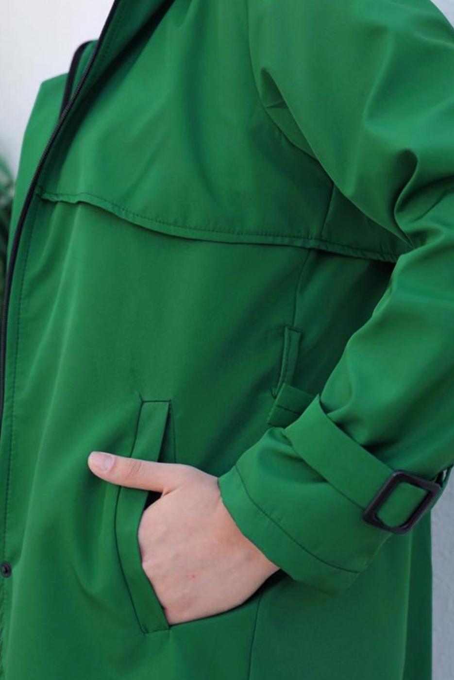 Tesettür giyim YEŞİL KAPÜŞONLU KEMERLİ DÜĞME DETAYLI TRENÇKOT T 39002