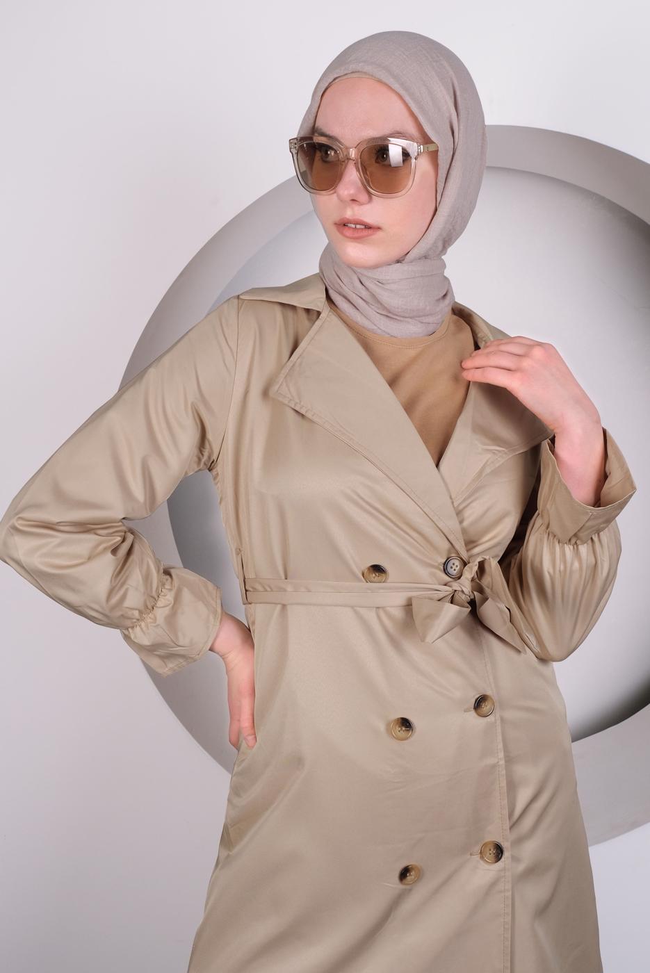 Tesettür giyim BEJ KOLU BÜZGÜLÜ KUŞAKLI TRENÇKOT T 4131