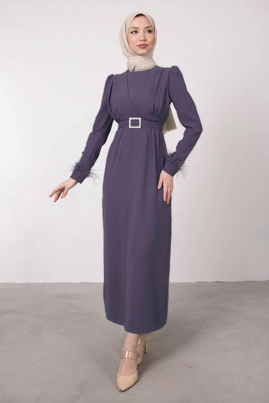 Tesettür giyim MOR TÜY DETAYLI KEMERLİ ELBİSE T 80047