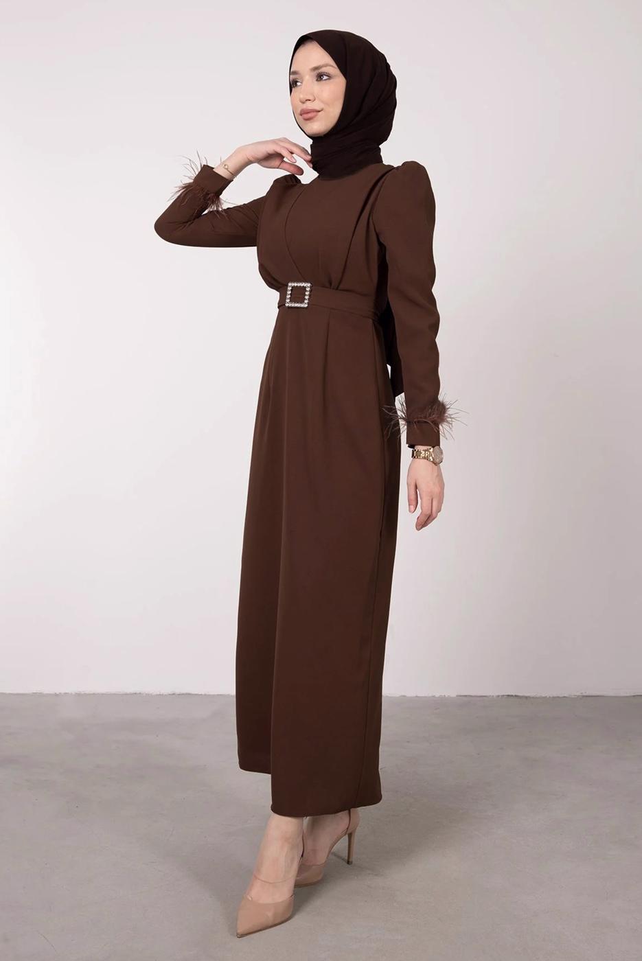 Vêtements hijab BRUN ROBE CEINTURE À FOURRURE T 80047