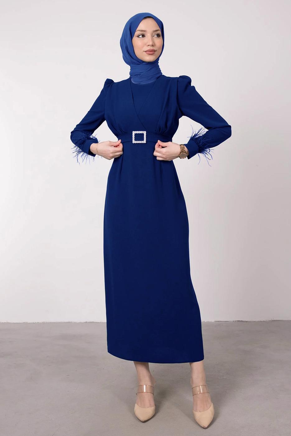 Tesettür giyim LACİVERT TÜY DETAYLI KEMERLİ ELBİSE T 80047