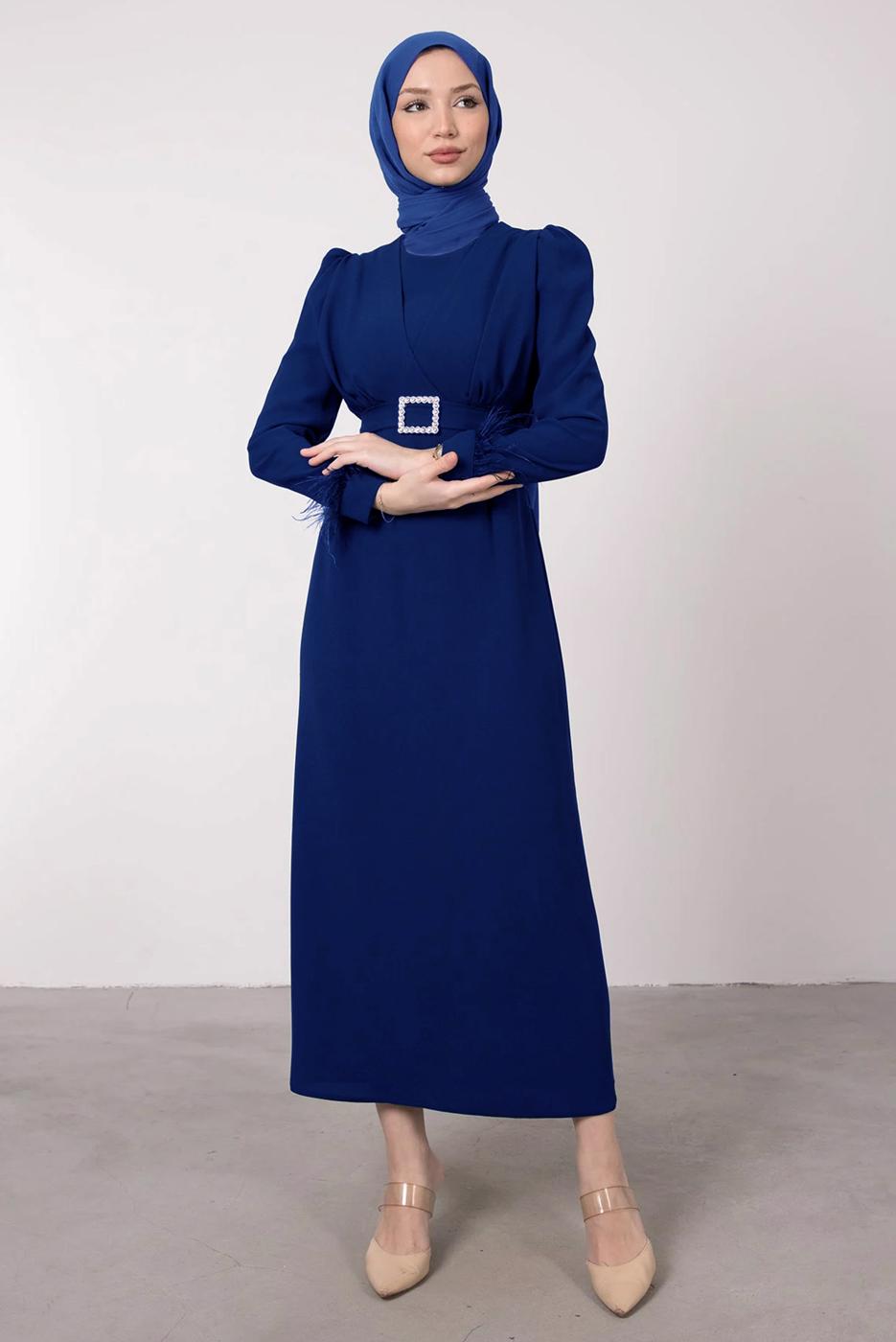 Tesettür giyim LACİVERT TÜY DETAYLI KEMERLİ ELBİSE T 80047