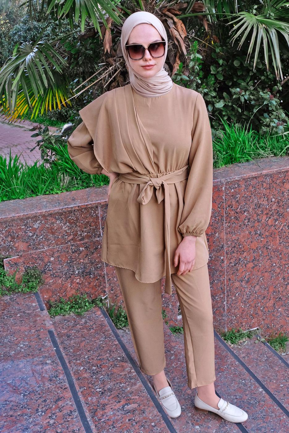 Vêtements hijab BRUN ENSEMBLE PANTALON 2 PIÈCES AVEC CEINTURE À LA TAILLE SMOCKING T 2112