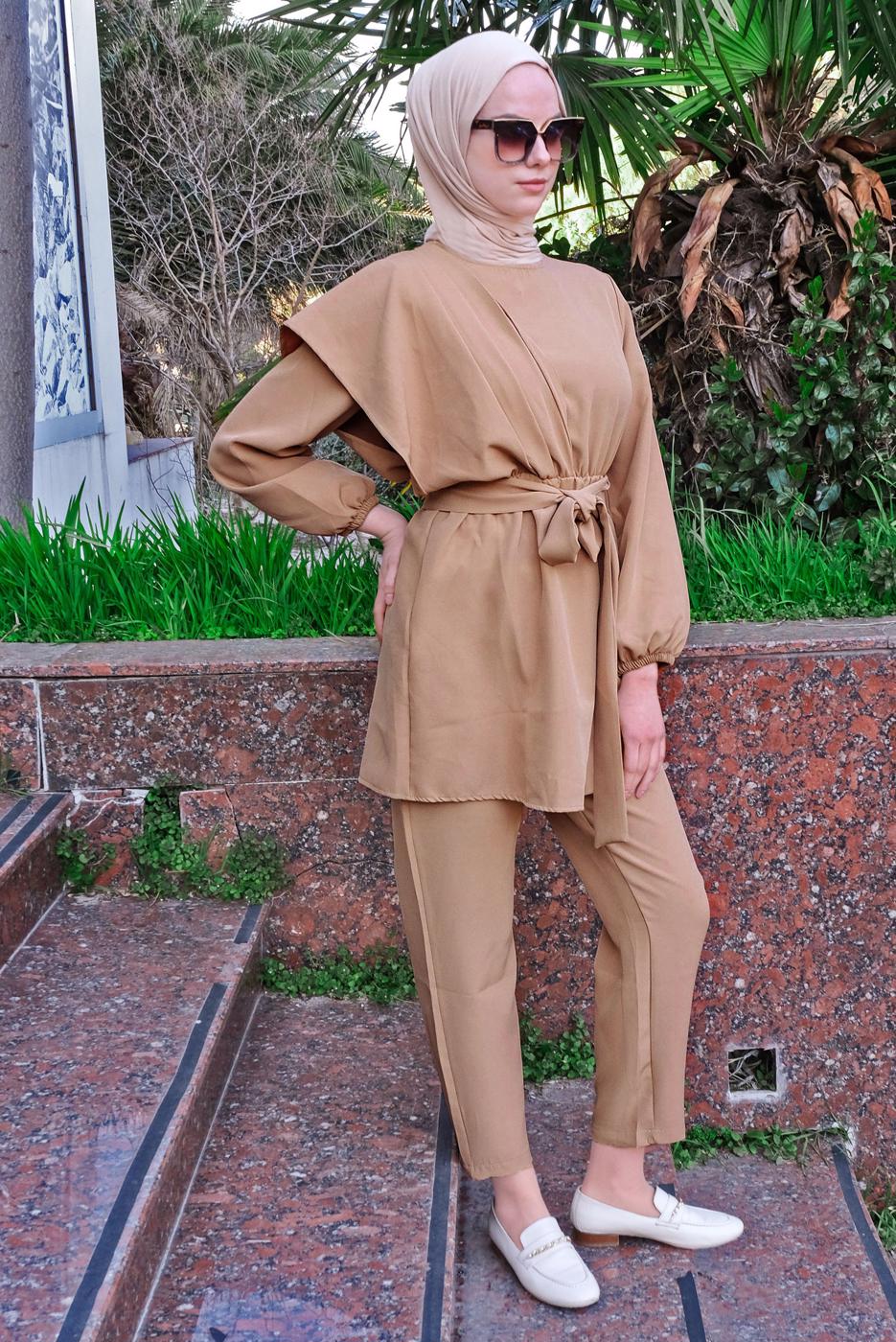 Vêtements hijab BRUN ENSEMBLE PANTALON 2 PIÈCES AVEC CEINTURE À LA TAILLE SMOCKING T 2112