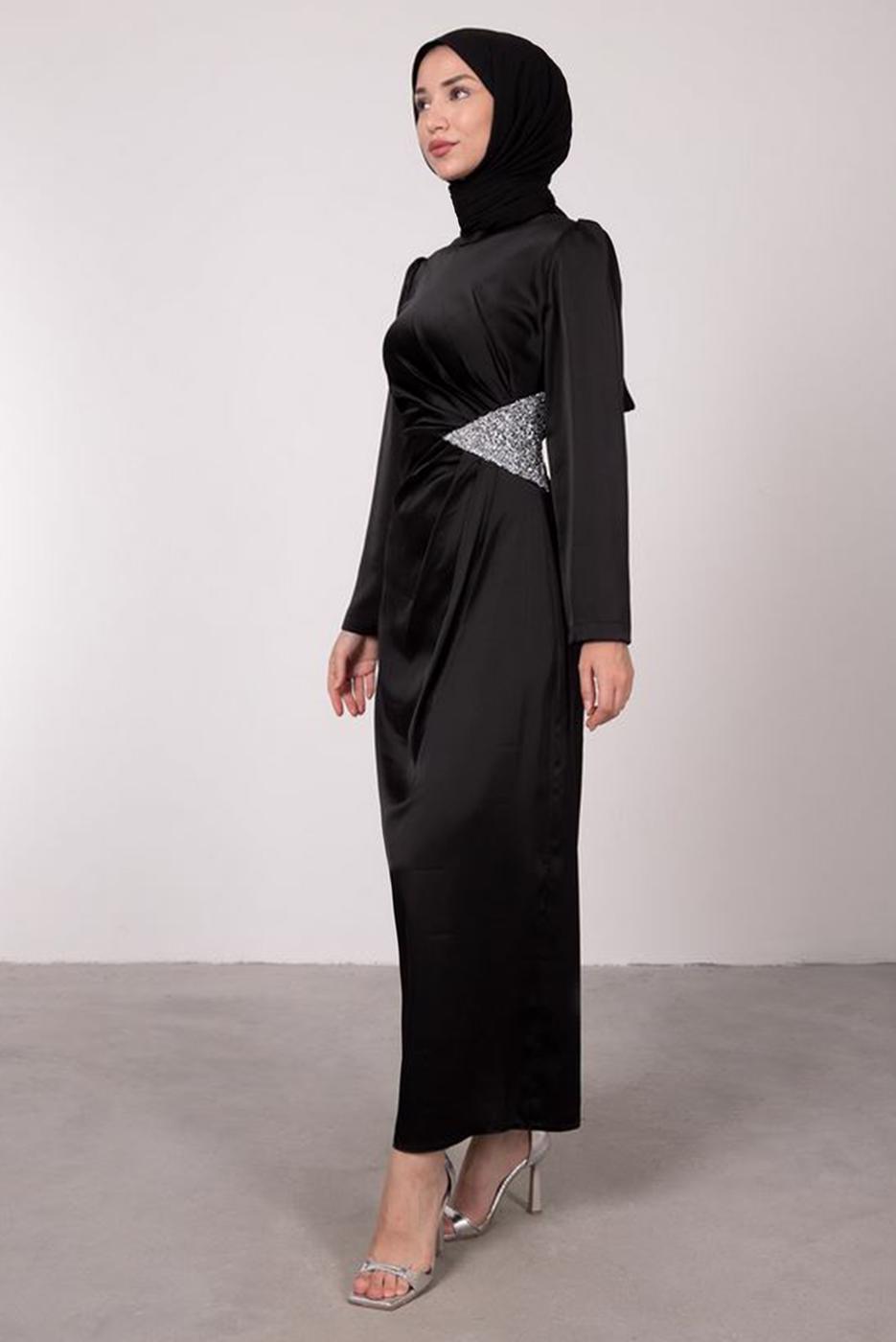 Tesettür giyim SİYAH TAŞ BASKILI PİLİSE DETAYLI ABİYE ELBİSE T 0495