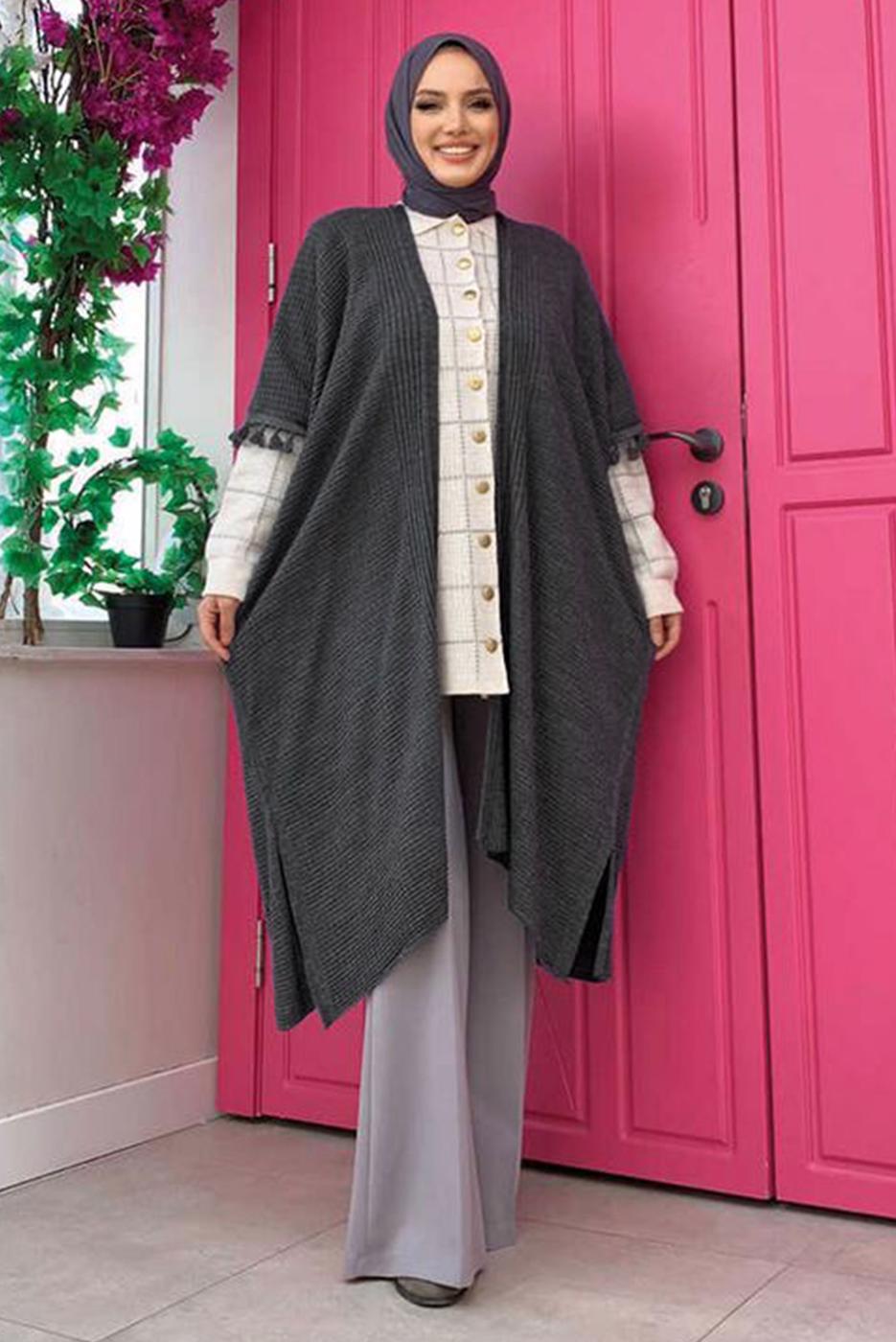 Tesettür giyim GRİ PÜSKÜL DETAYLI TRİKO HIRKA T 1341