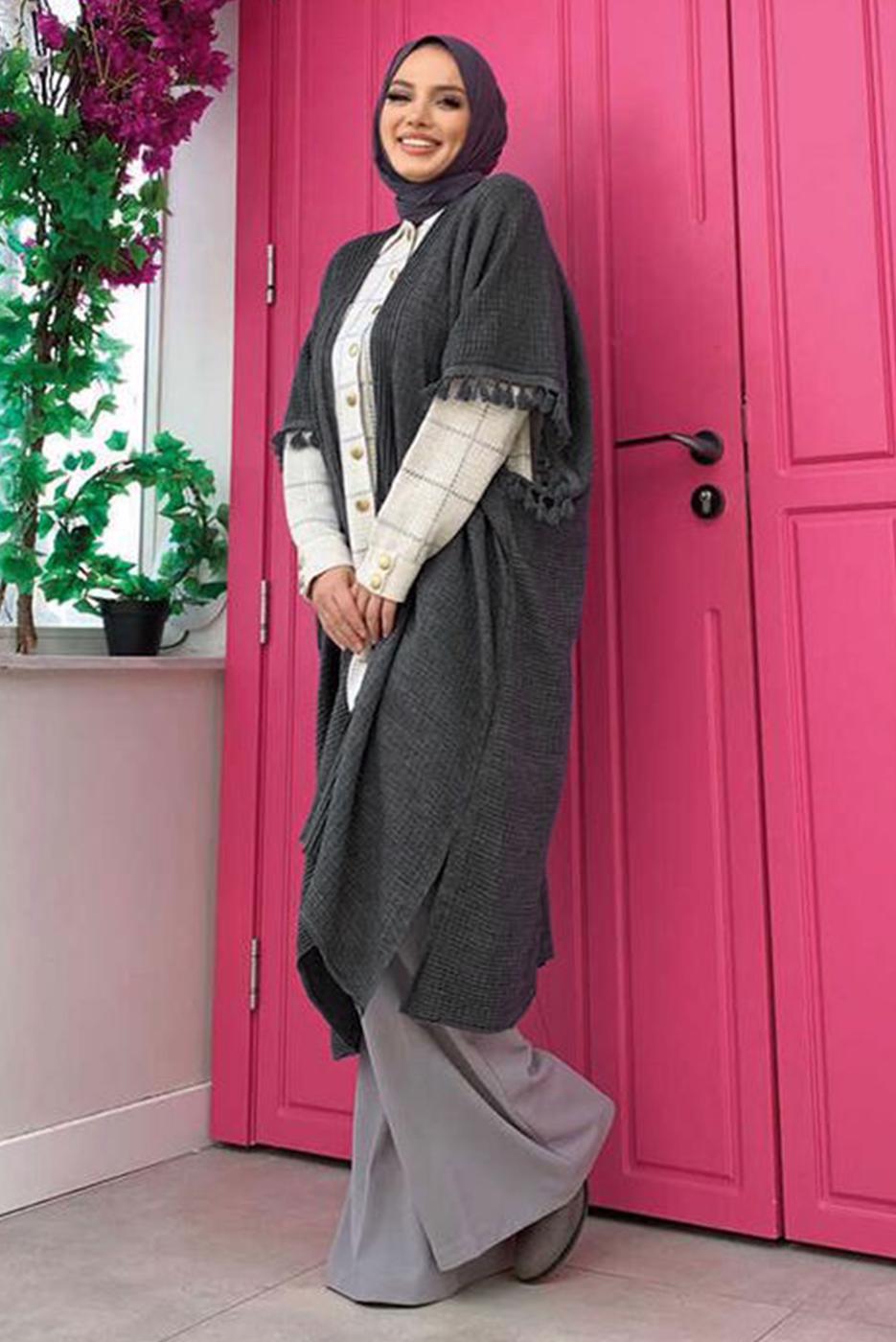 Tesettür giyim GRİ PÜSKÜL DETAYLI TRİKO HIRKA T 1341