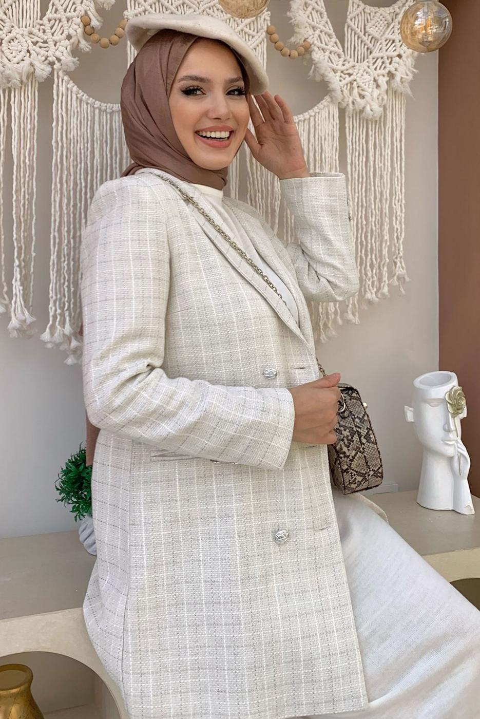 Tesettür giyim EKRU KARE DESENLİ CEKET T 2177