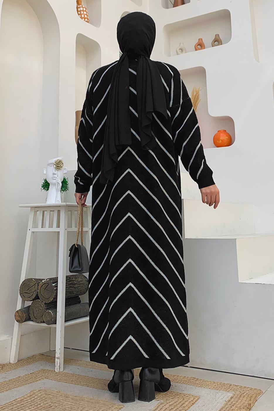 Tesettür giyim SİYAH ÇİZGİLİ TRİKO HIRKA T 3316