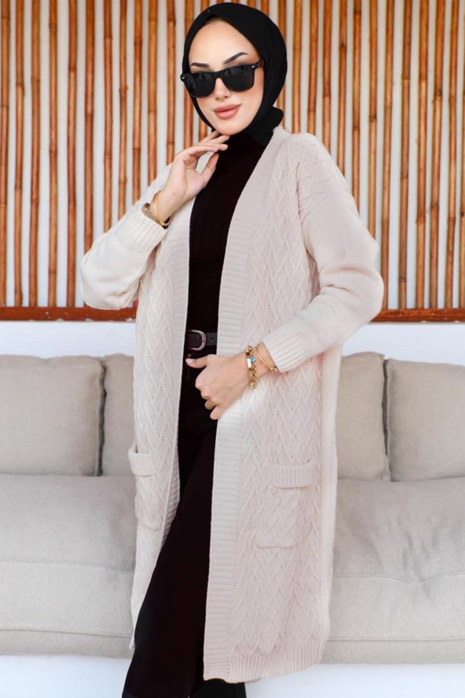 Tesettür giyim BEJ UZUN TRİKO HIRKA T 7604