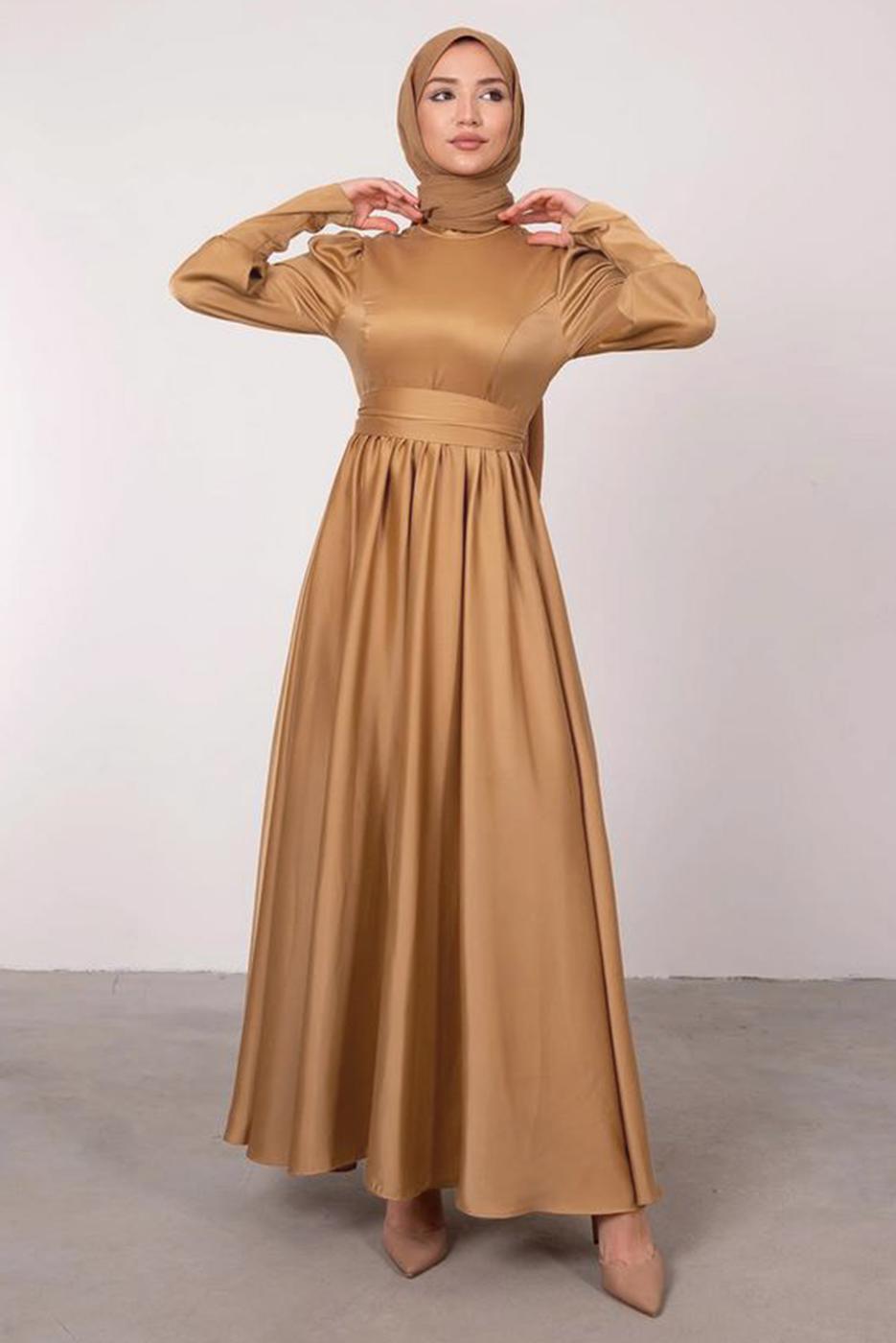 Tesettür giyim BEJ KUŞAKLI SATEN ELBİSE T 1247