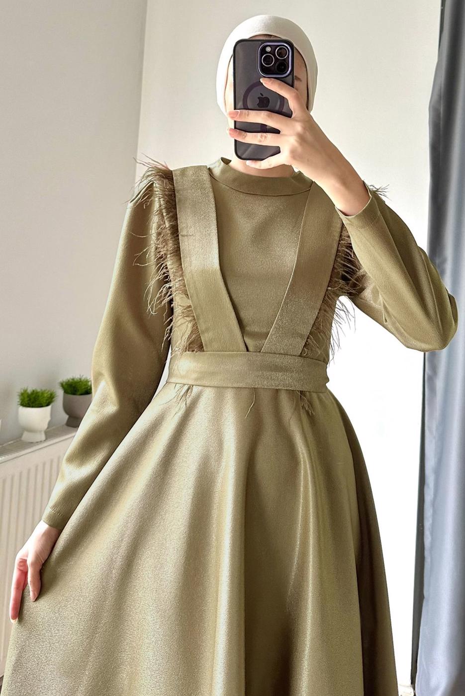 Tesettür giyim BEJ TÜYLÜ KEMERLİ ELBİSE T 9695