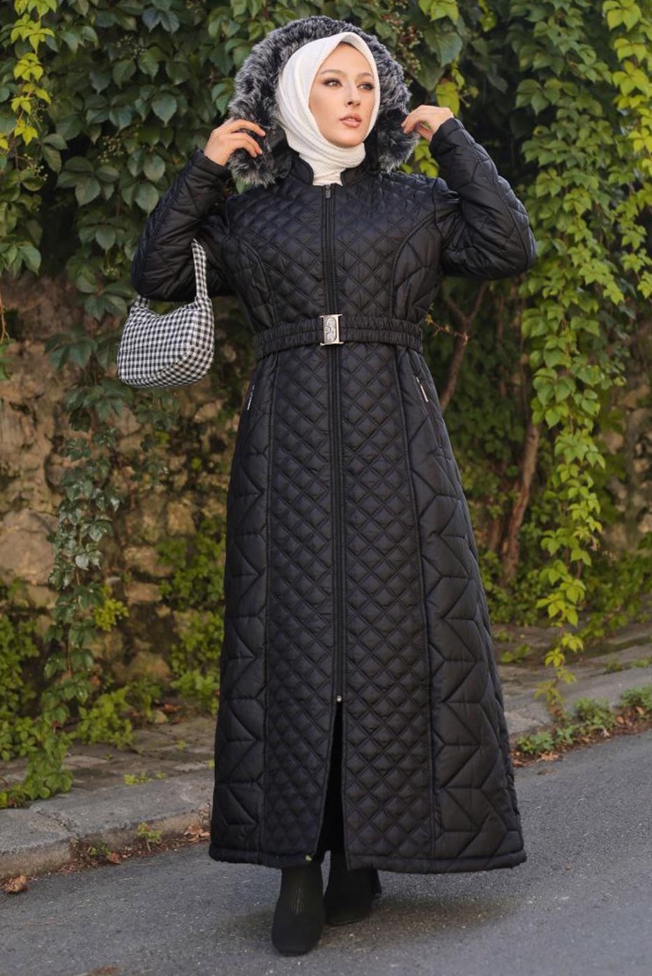 Tesettür giyim SİYAH KAPÜŞONLU ŞİŞME MANTO T 066