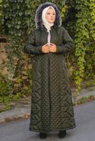 Tesettür giyim HAKİ KAPÜŞONLU ŞİŞME MANTO T 066