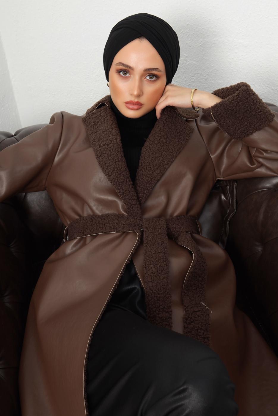 Tesettür giyim KAHVE KUŞAKLI SUNİ DERİ KABAN T 1153