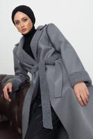 Tesettür giyim GRİ KUŞAKLI SUNİ DERİ KABAN T 1153