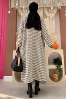 Tesettür giyim BEJ DESENLİ CEPLİ KABAN T 1177