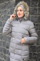 Tesettür giyim VİZON KAPÜŞONLU ŞİŞME KABAN T 1531