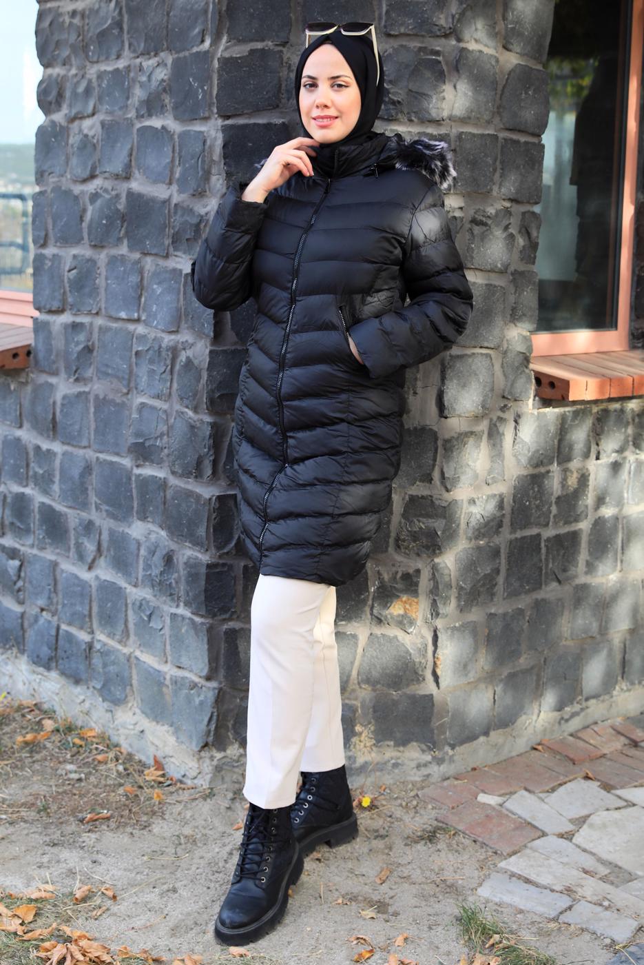 Tesettür giyim SİYAH KAPÜŞONLU ŞİŞME KABAN T 2142