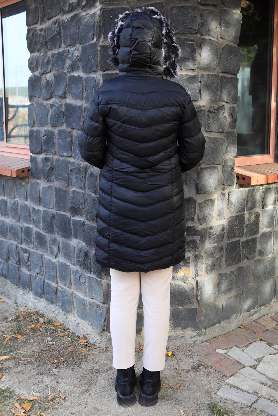 Tesettür giyim SİYAH KAPÜŞONLU ŞİŞME KABAN T 2142