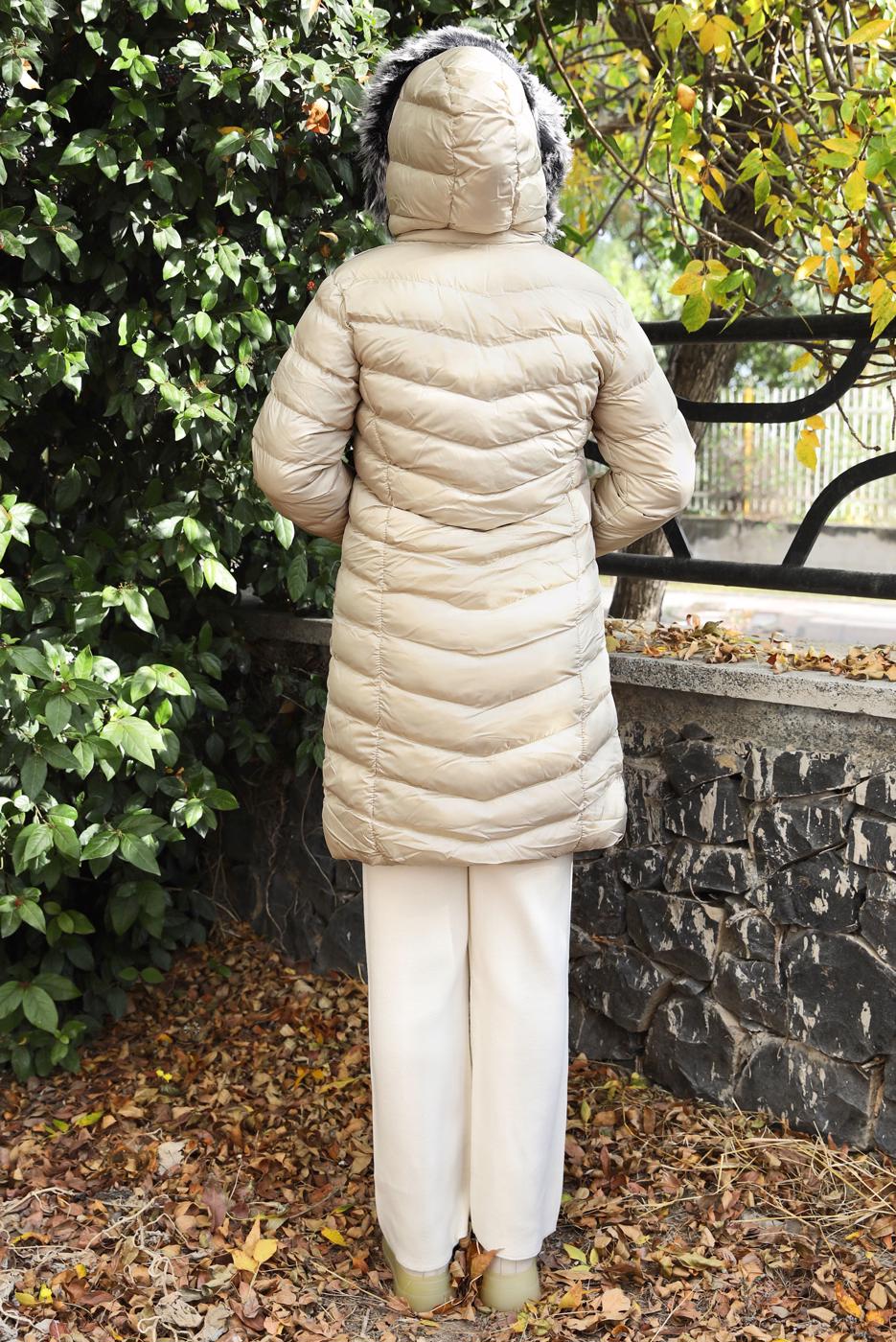 Tesettür giyim BEJ KAPÜŞONLU ŞİŞME KABAN T 2142