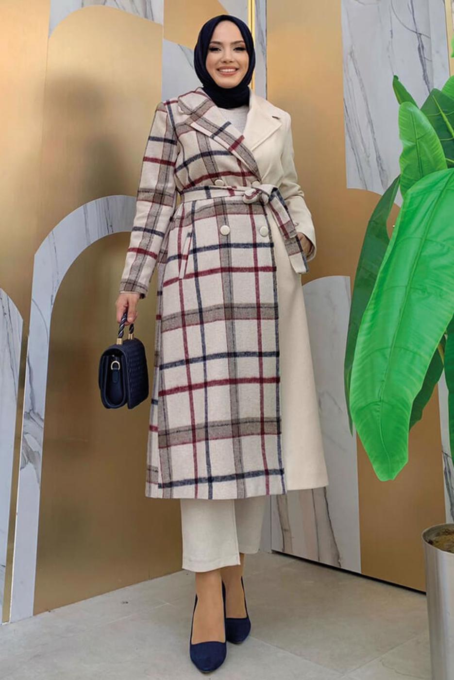 Tesettür giyim BEJ EKOSE DESENLİ KABAN T 2977