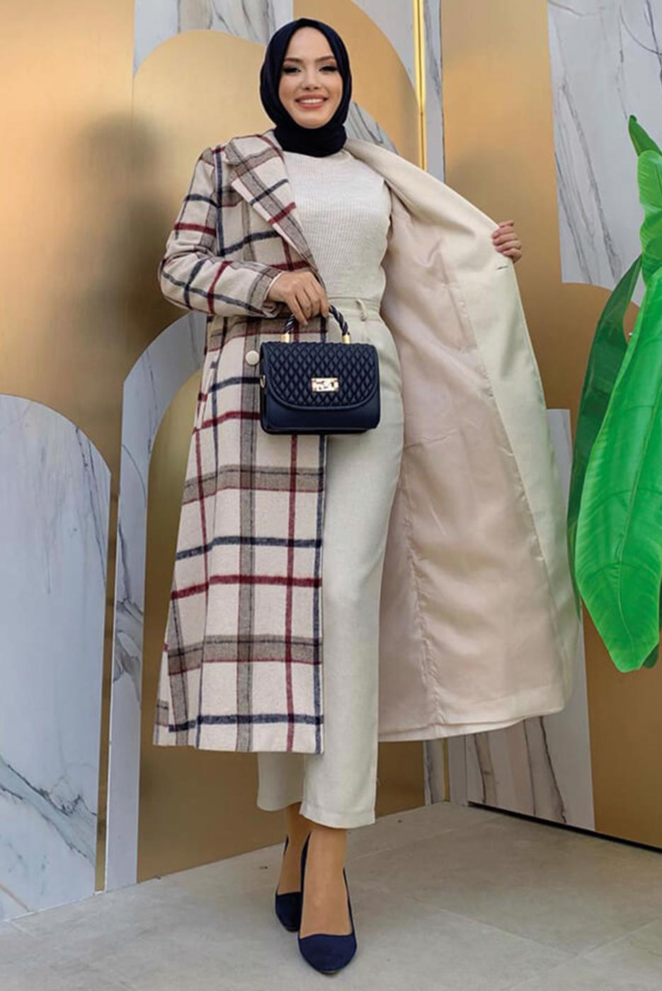 Tesettür giyim BEJ EKOSE DESENLİ KABAN T 2977