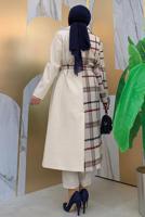 Tesettür giyim BEJ EKOSE DESENLİ KABAN T 2977