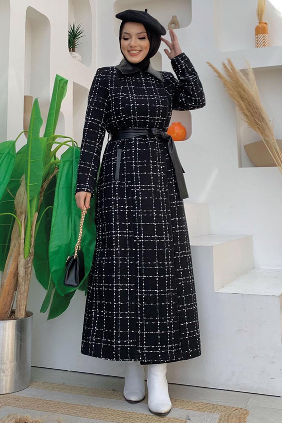 Tesettür giyim SİYAH EKOSE DESENLİ MANTO T 4177