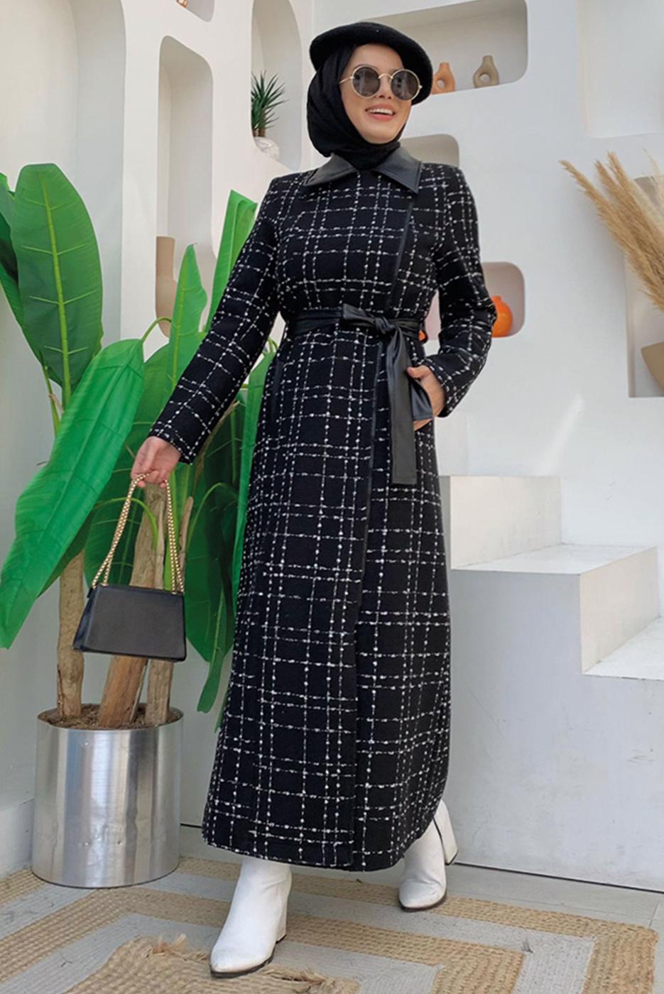 Tesettür giyim SİYAH EKOSE DESENLİ MANTO T 4177