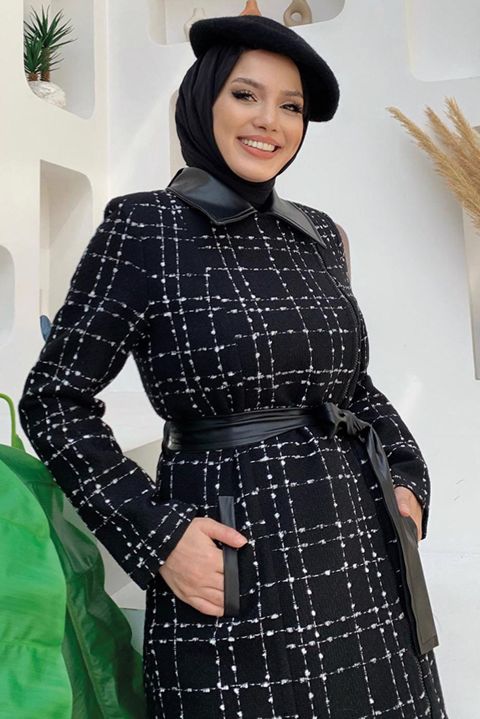 Tesettür giyim SİYAH EKOSE DESENLİ MANTO T 4177