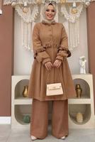 Tesettür giyim TABA PİLİSE DETAYLI KAŞE KABAN T 5177